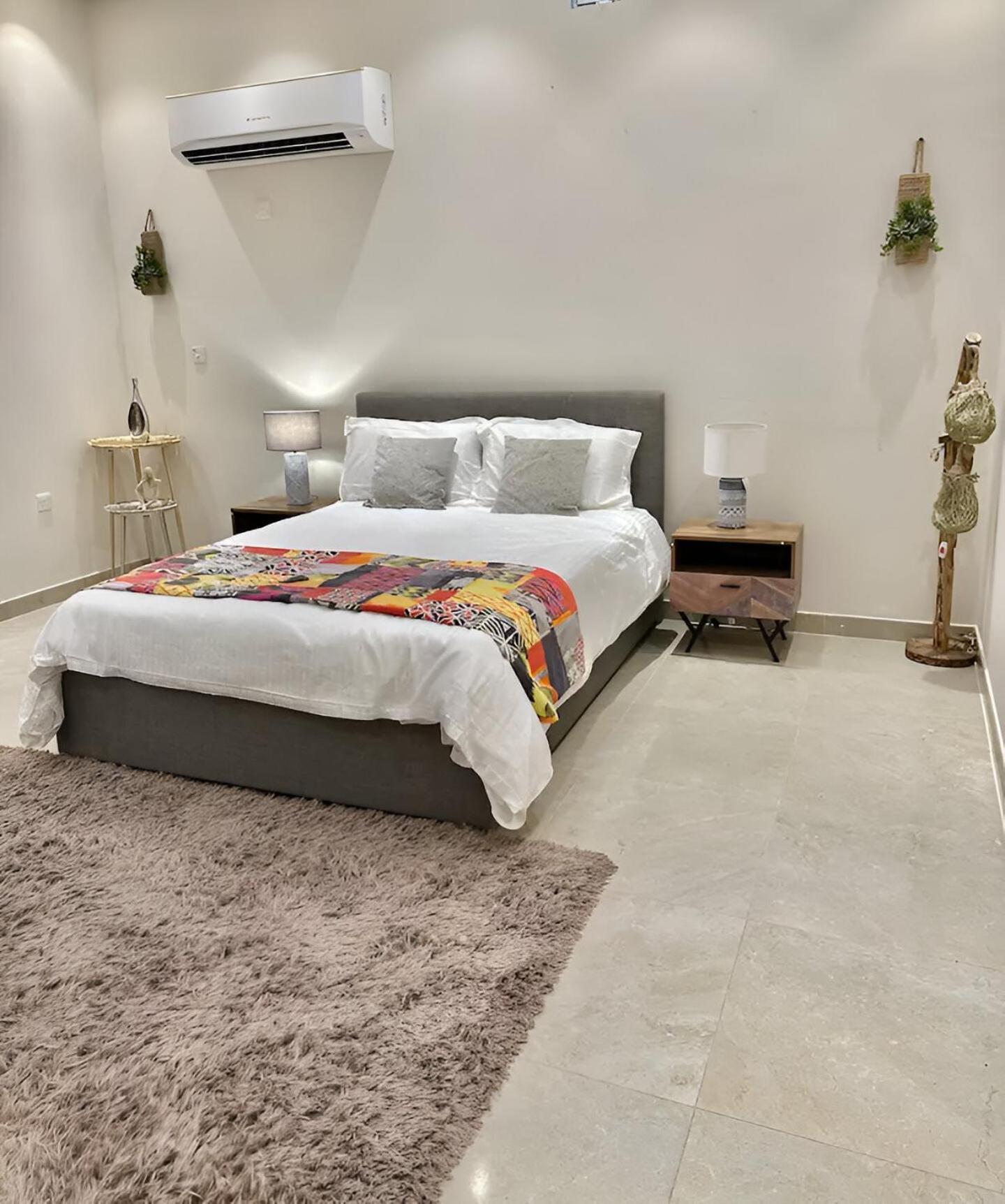 Elegant Garden Stay With 2 Living Areas, 2 Bedrooms, 1 Full And 1 Half Bath For 6 Guests Umm Al Amad Exteriör bild